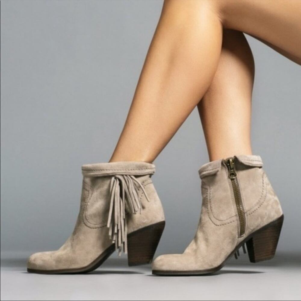 Sam Edelman Louie suede fringe ankle booties boots size 9 beige